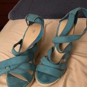 Beautiful wedges very colorful and comfortable